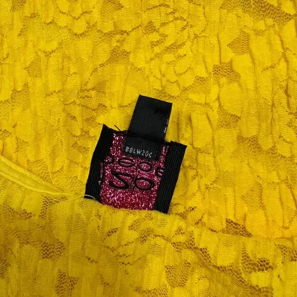 bebe Lace Sequin Tank Top Yellow Women's Large Y2K McBling Floral Clubwear 2000s - Picture 13 of 16